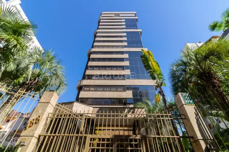 Apartamento com 3 Quartos para alugar, 248m² no Três Figueiras, Porto Alegre