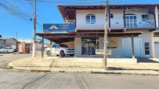 Casa com 2 Quartos para alugar, 90m² no Jardim Silvino, Cambé