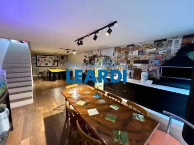 Sobrado com 3 Quartos à venda, 300m² no Vila Mascote, São Paulo