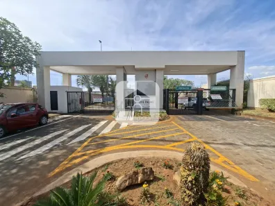 Casa de Condomínio com 3 Quartos para alugar, 140m² no Morada da Colina, Uberlândia