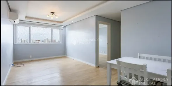 Apartamento com 2 Quartos à venda, 58m² no Passo da Areia, Porto Alegre