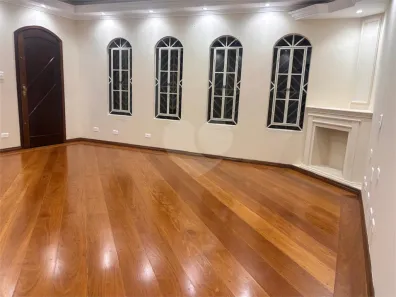 Sobrado com 3 Quartos à venda, 228m² no Vila Nivi, São Paulo
