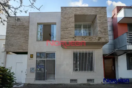 Casa de Condomínio com 7 Quartos à venda, 211m² no Centro, Curitiba