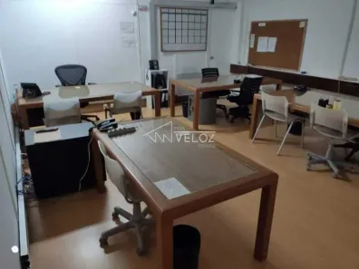 Prédio Comercial com 7 Quartos à venda, 538m² no Humaitá, Rio de Janeiro