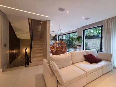 Casa de Condomínio com 4 Quartos à venda, 389m² no Jardim Petrópolis, São Paulo