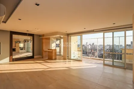 Apartamento com 3 Quartos para alugar, 148m² no Auxiliadora, Porto Alegre