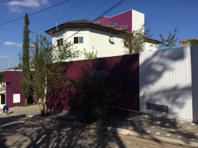 Sobrado com 3 Quartos à venda, 316m² no Vila Martinez, Jacareí