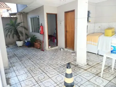 Sobrado com 9 Quartos para alugar, 300m² no Vila Betânia, São José dos Campos