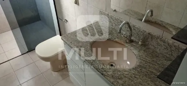 Casa com 3 Quartos para alugar, 140m² no Alto Umuarama, Uberlândia