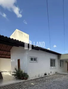 Casa com 4 Quartos à venda, 400m² no Jóquei, Teresina