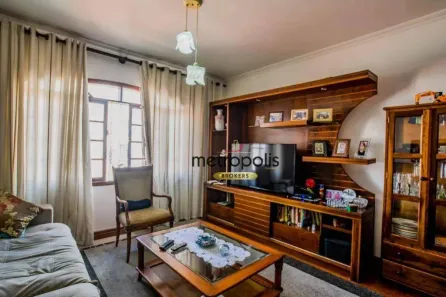 Sobrado com 5 Quartos à venda, 330m² no Vila Scarpelli, Santo André