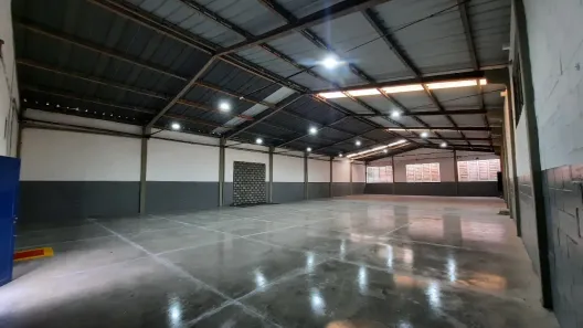 Galpão/Depósito/Armazém para alugar, 715m² no Centro Industrial Mamoré, Santa Bárbara D'Oeste
