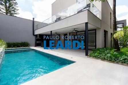 Casa com 5 Quartos à venda, 450m² no Jardim Luzitânia, São Paulo
