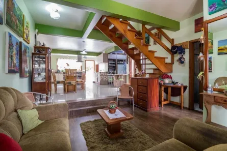 Casa com 4 Quartos à venda, 220m² no Jardim Sabará, Porto Alegre