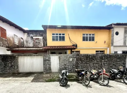 Sobrado com 3 Quartos à venda, 220m² no Rodolfo Teófilo, Fortaleza