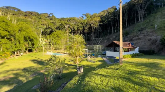Fazenda/Sítio com 5 Quartos à venda, 1000m² no Riograndina, Nova Friburgo