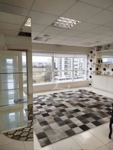 Sala Comercial para alugar, 64m² no Green Valley Alphaville, Barueri