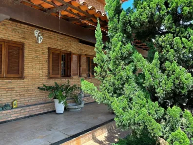 Casa com 4 Quartos à venda, 250m² no Camargos, Belo Horizonte
