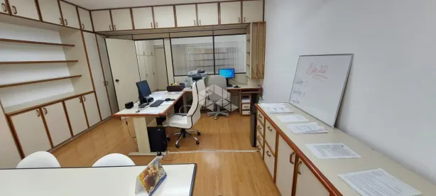 Sala Comercial à venda, 76m² no São João, Porto Alegre