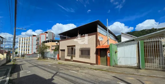 Casa com 3 Quartos à venda, 403m² no Jardim Glória, Juiz de Fora