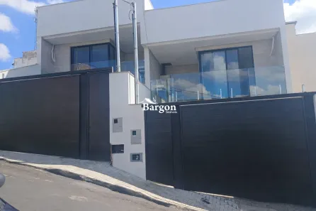 Casa com 3 Quartos à venda, 160m² no São Pedro, Juiz de Fora