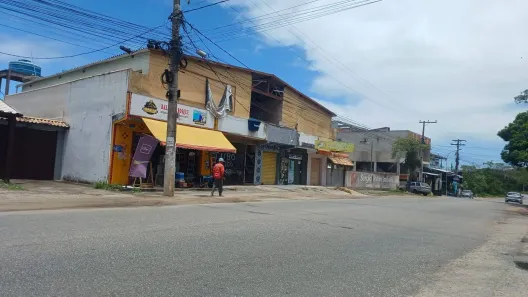 Prédio Comercial à venda, 600m² no Peró, Cabo Frio