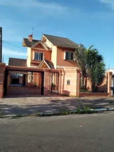 Casa com 3 Quartos à venda, 168m² no Niterói, Canoas