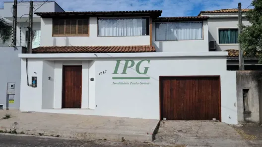 Sobrado com 4 Quartos à venda, 87m² no Itapebussu, Guarapari