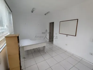Ponto Comercial para alugar, 300m² no Cidade Jardim, Jacareí