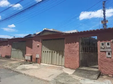 Casa com 6 Quartos à venda, 214m² no Setor Norte Ferroviário, Goiânia