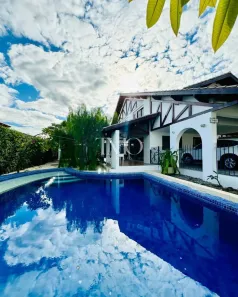 Casa de Condomínio com 4 Quartos para alugar, 286m² no Pedra do Bode, Petrolina