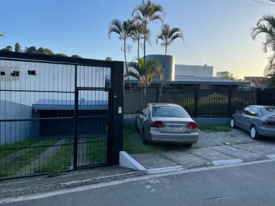 com 4 Quartos para alugar, 400m² no Granja Viana, Cotia