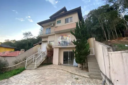 Sobrado com 2 Quartos para alugar, 360m² no Parque Residencial Itapeti, Mogi das Cruzes