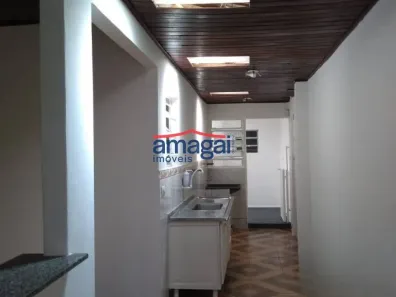 Casa com 2 Quartos para alugar, 120m² no Jardim Santa Marina, Jacareí