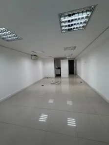 Sala Comercial para alugar, 40m² no Granja Viana, Cotia