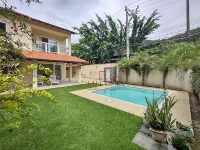 Casa com 6 Quartos à venda, 330m² no Piratininga, Niterói