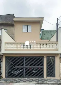 Sobrado com 3 Quartos para alugar, 181m² no Vila Serralheiro, São Paulo