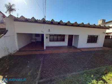 Casa com 3 Quartos para alugar, 145m² no Velha Central, Blumenau