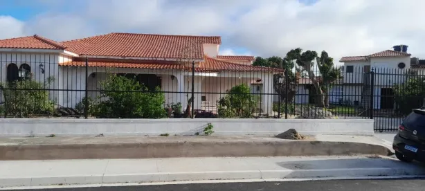 Casa com 6 Quartos à venda, 600m² no Coqueiral, Araruama