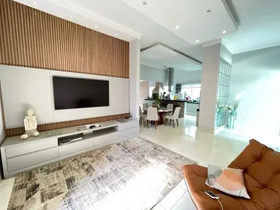 Casa de Condomínio com 3 Quartos à venda, 235m² no Aclimação, Uberlândia