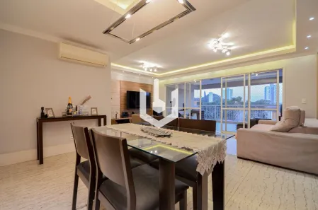 Apartamento com 3 Quartos para alugar, 160m² no Santo Amaro, São Paulo