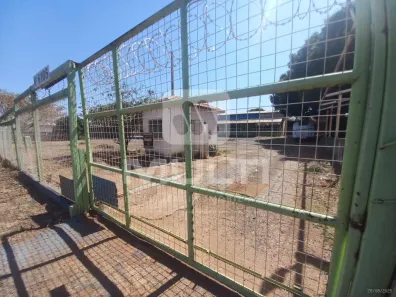 Casa com 1 Quarto para alugar, 1000m² no Santa Mônica, Uberlândia