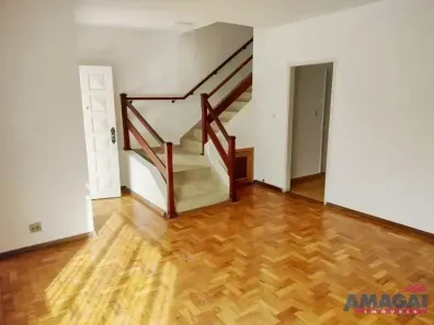 Sobrado com 3 Quartos à venda, 108m² no Jardim Santa Maria, Jacareí