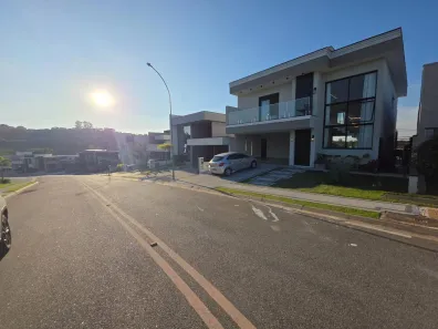 Sobrado com 3 Quartos à venda, 280m² no Roncáglia, Valinhos