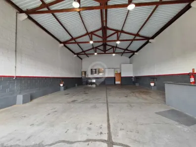 Galpão/Depósito/Armazém para alugar, 195m² no Vila Santa Luzia, Itatiba