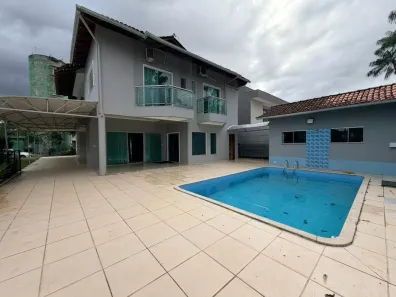 Casa de Condomínio com 5 Quartos para alugar, 650m² no Parque Verde, Belém