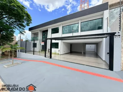 Sobrado com 4 Quartos para alugar, 309m² no Zona 06, Maringá