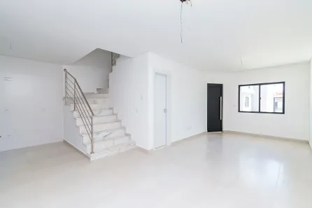 Sobrado com 3 Quartos à venda, 117m² no Uberaba, Curitiba