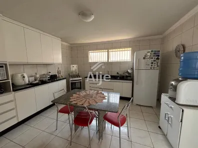 Casa com 3 Quartos à venda, 250m² no Parque Cecap Aeroporto, Marília
