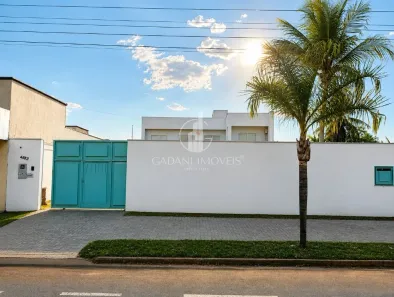 Casa com 3 Quartos à venda, 218m² no Jardim Primavera, Sinop